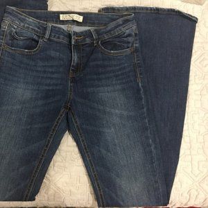 Zara Low Rise Bootcut Flare Jeans Size Size 4